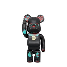 Load image into Gallery viewer, Bearbrick Wednesday Downtown Maneki-neko 400%
